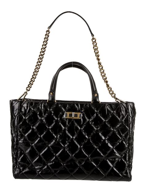 chanel reissue tote 2.6
